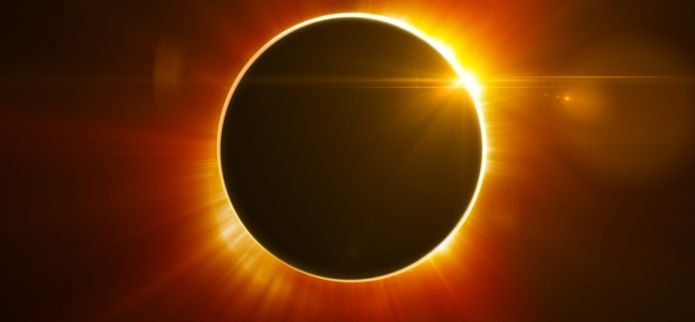 https://www.oregonsadventurecoast.com/img/2023-annular-solar-eclipse-blog-695x322-jpg-2.jpg