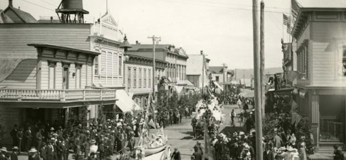 Discover Historic Front Street