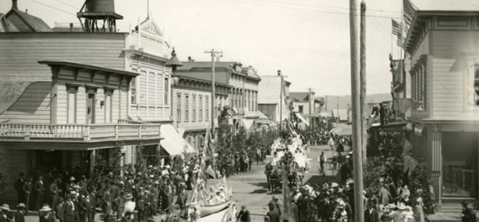 Discover Historic Front Street