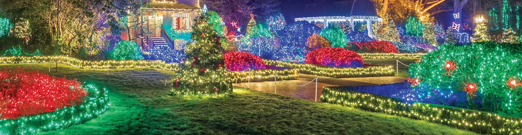 Exclusive Private Press Preview of Holiday Lights Oregon's Adventure