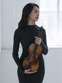 Violinist Nancy Zhou